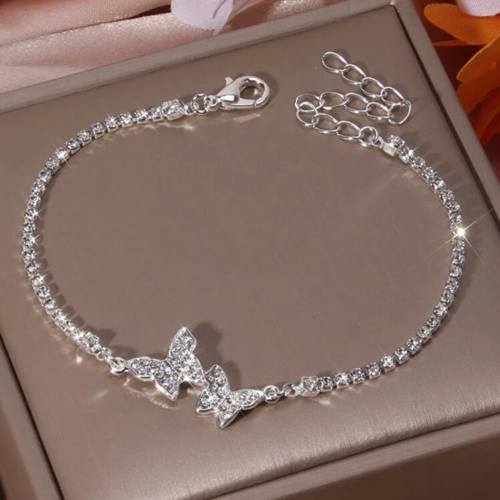 Rhinestone Butterfly Decor Silver Shiny Bracelet
For Women Wedding Jewelry